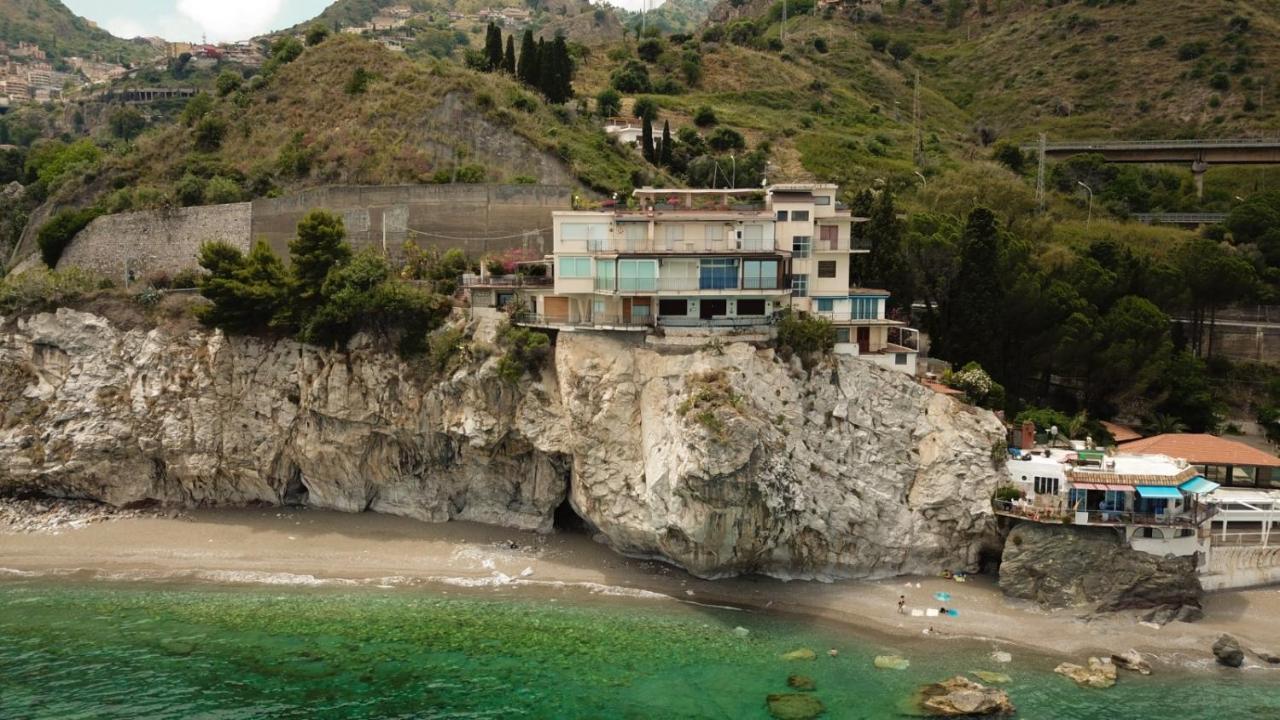 Mare Roccia Beachfront Apartment Taormina Kültér fotó