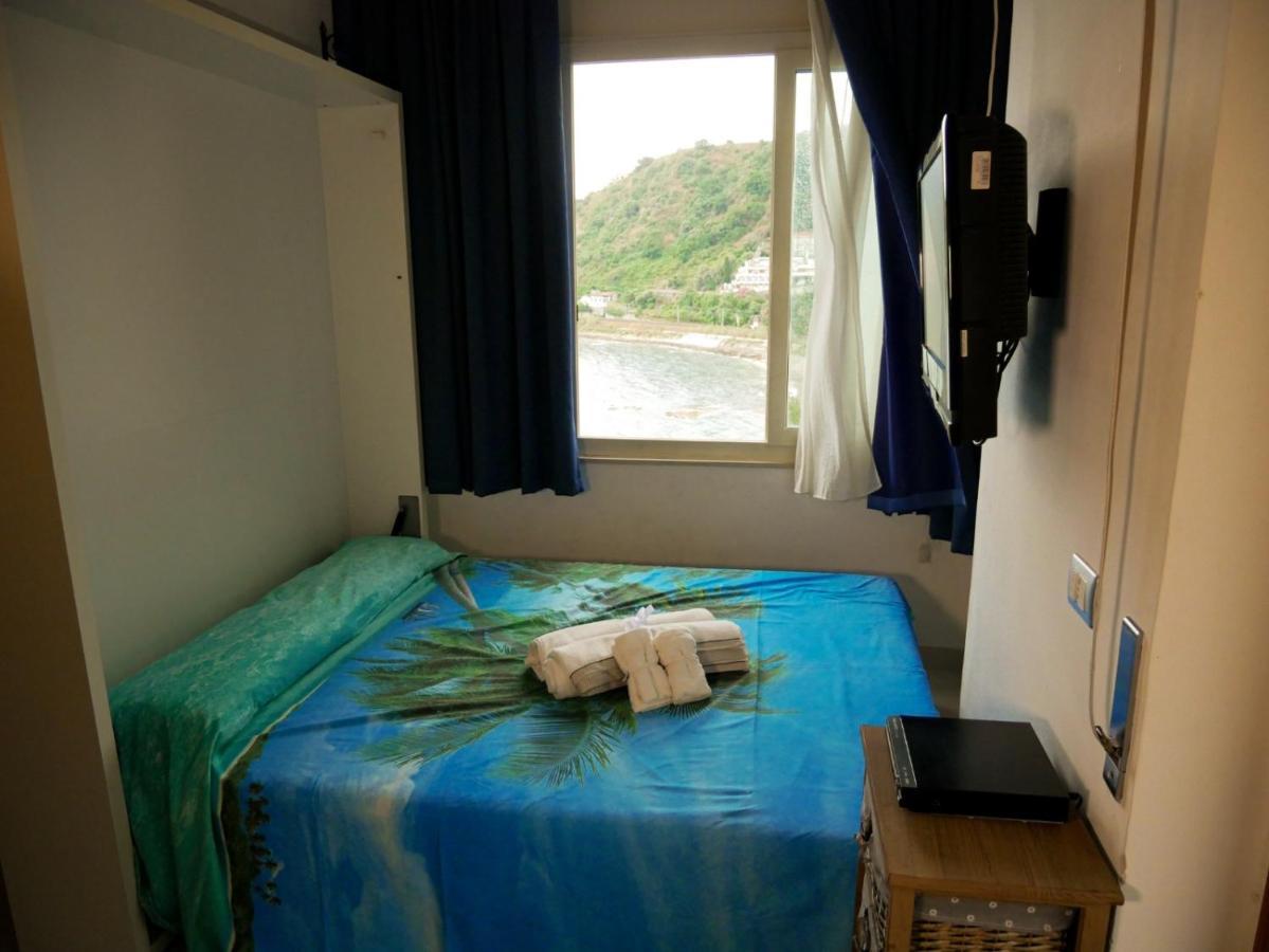 Mare Roccia Beachfront Apartment Taormina Kültér fotó